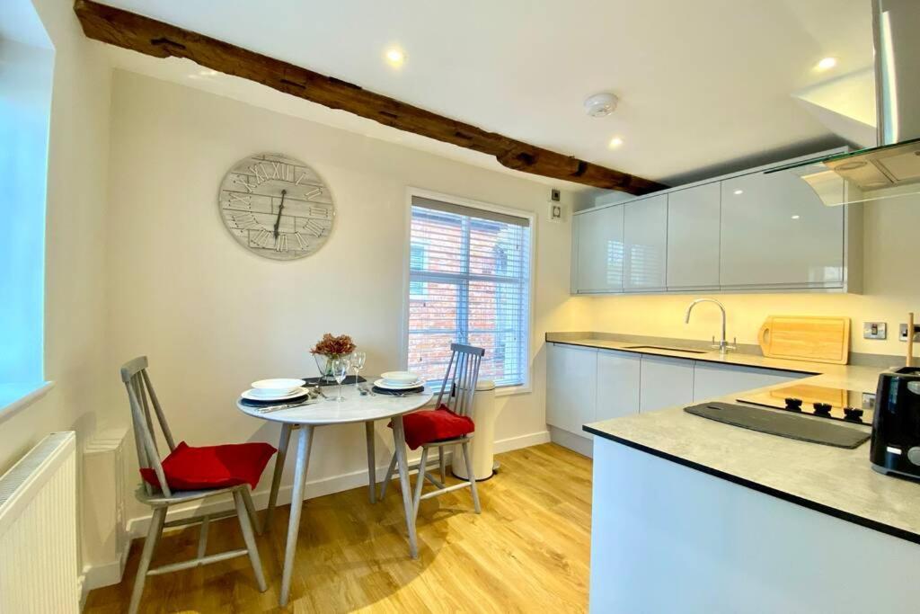 Tilly'S A Perfect Apartment In The Market Town Of レッドベリー エクステリア 写真